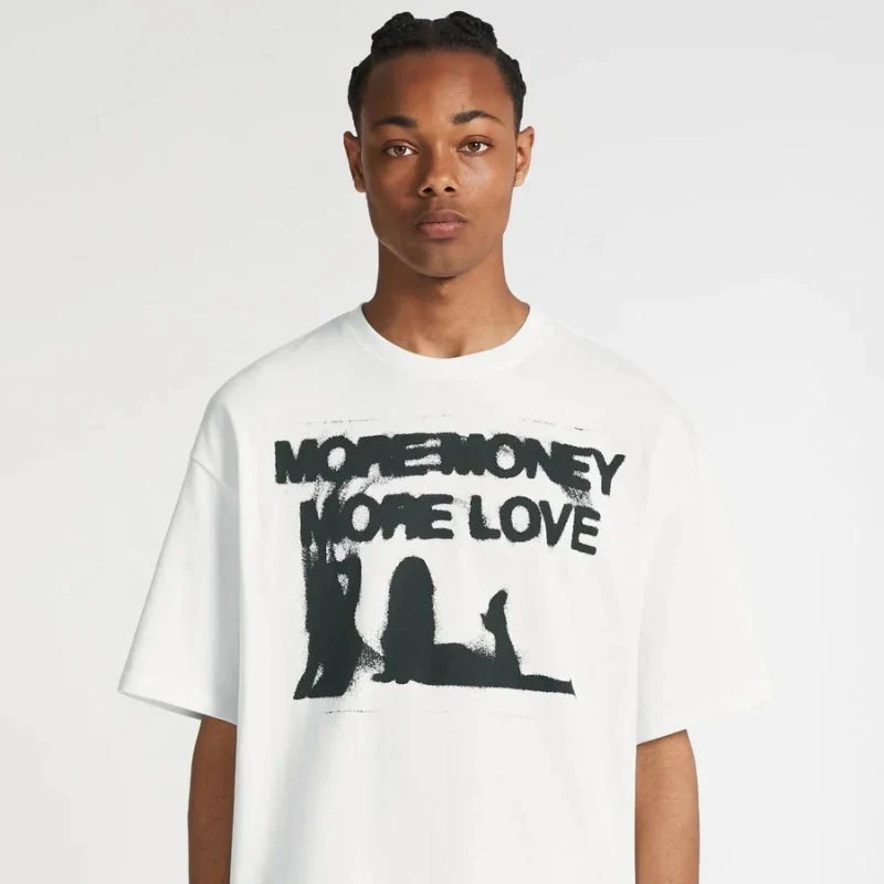 More Money More Love zu Kleidung: Mode, die Leidenschaft zum Ausdruck bringt